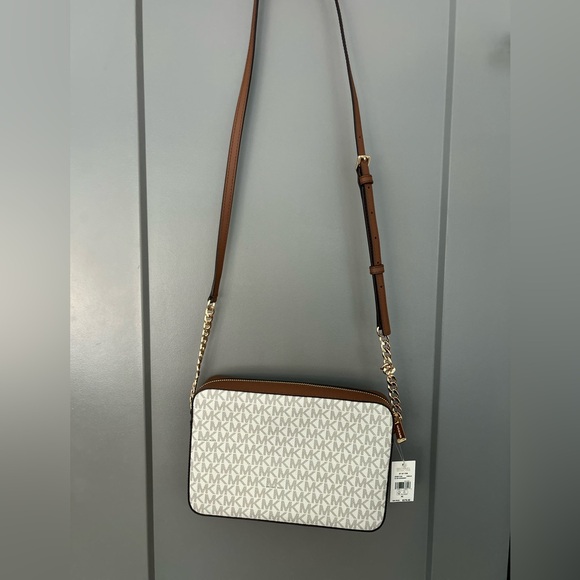 NWT Michael Kors Vanilla large jetset crossbody bag - Picture 2 of 4